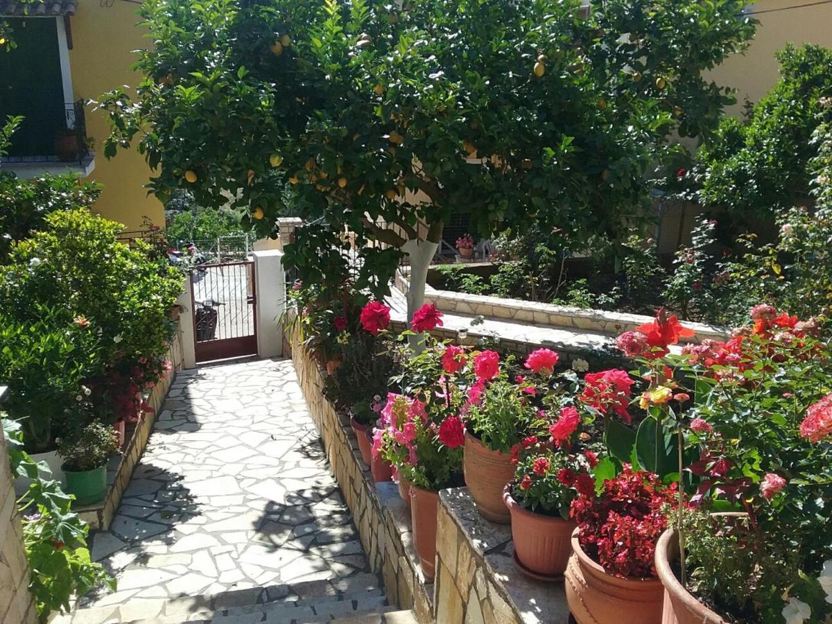Voula Apartment Gaios Exterior foto