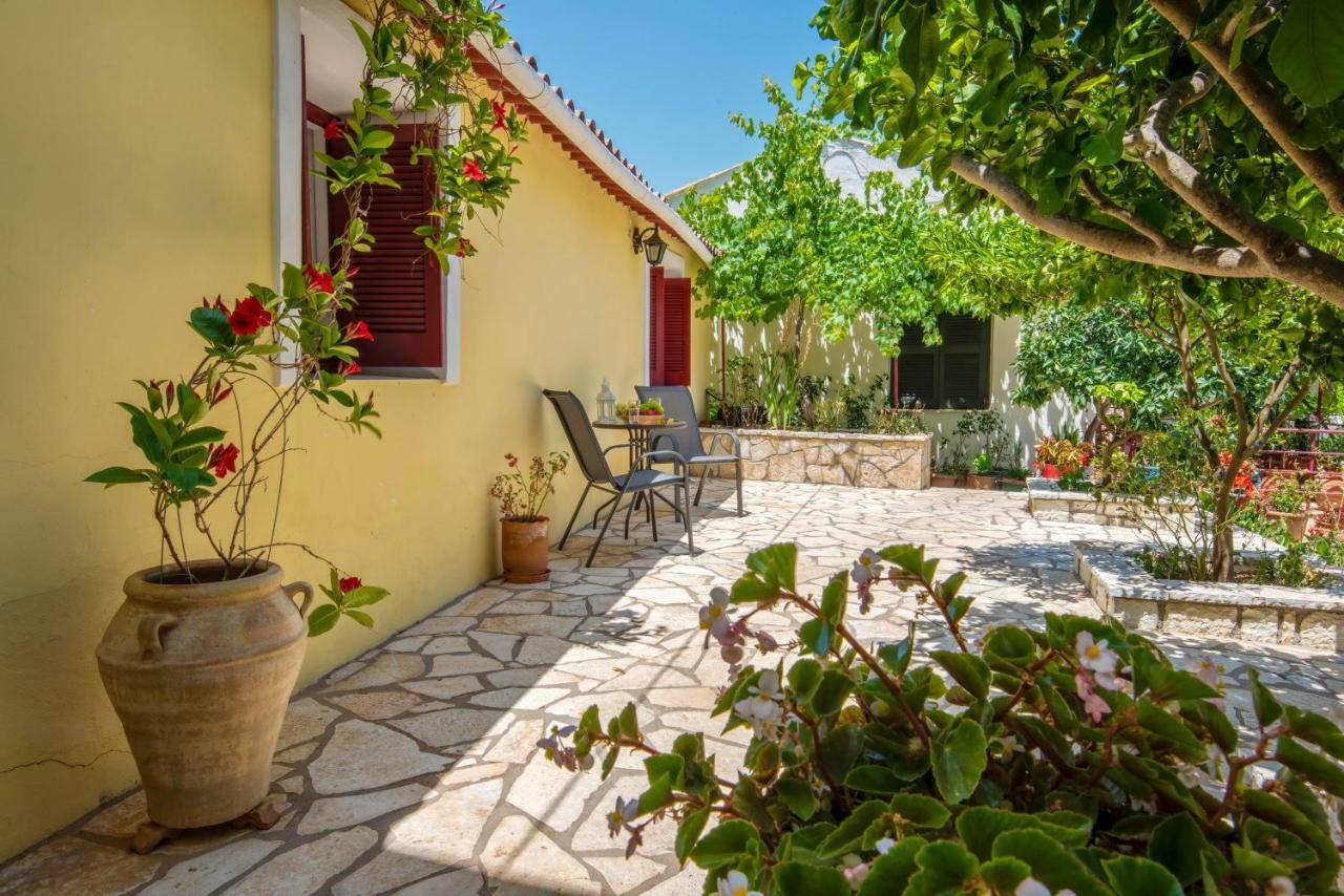 Voula Apartment Gaios Exterior foto